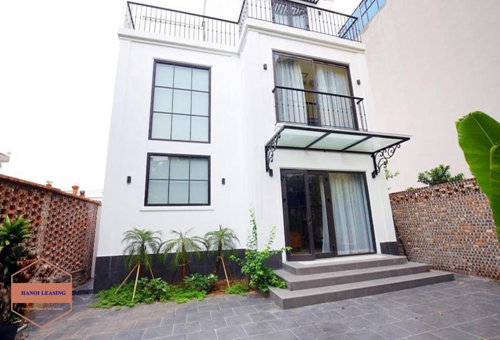 Nice house with big yard for rent in An Duong Vuong, Tay Ho