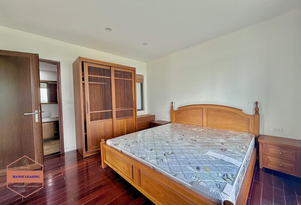 Lake view 2 bedrooms apartment for rent in alley 50 Dang Thai Mai st, Tay Ho Lake view 2 bedrooms apartment for rent in alley 50 Dang Thai Mai st, Tay Ho