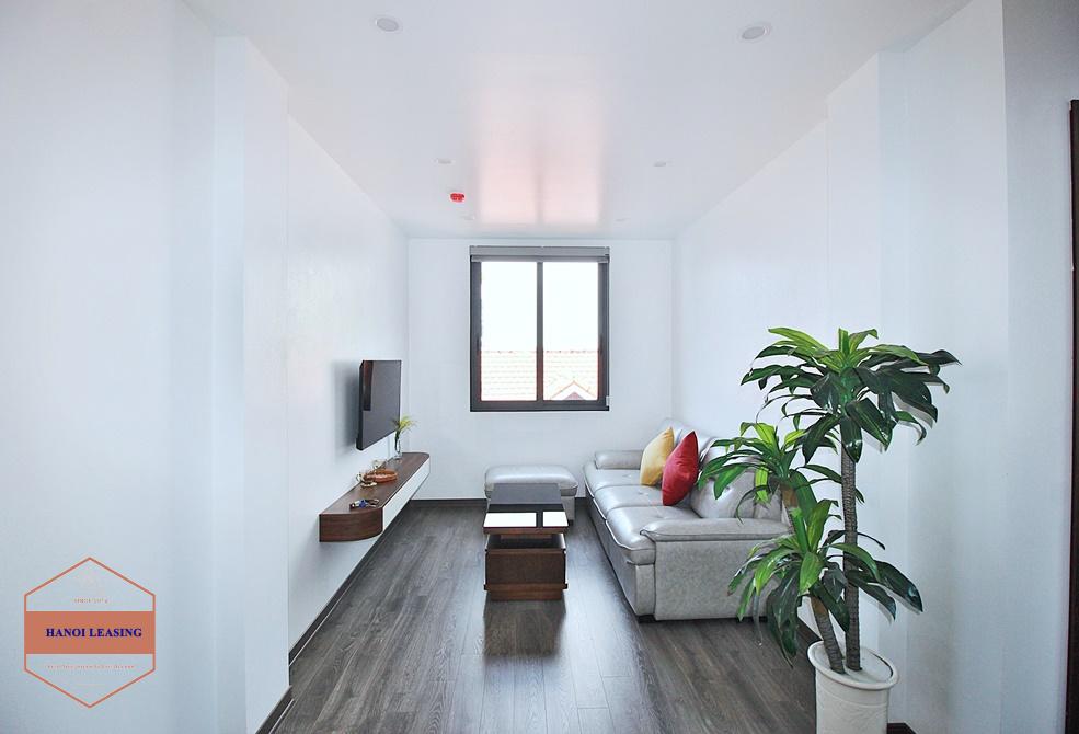 Two bedrooms with natual light for rent in Xuan dieu area, Tay Ho District 
