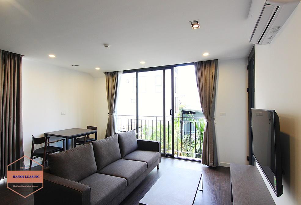 A brand new 1 bedroom apartment with lot of natural light for rent in To Ngoc Van