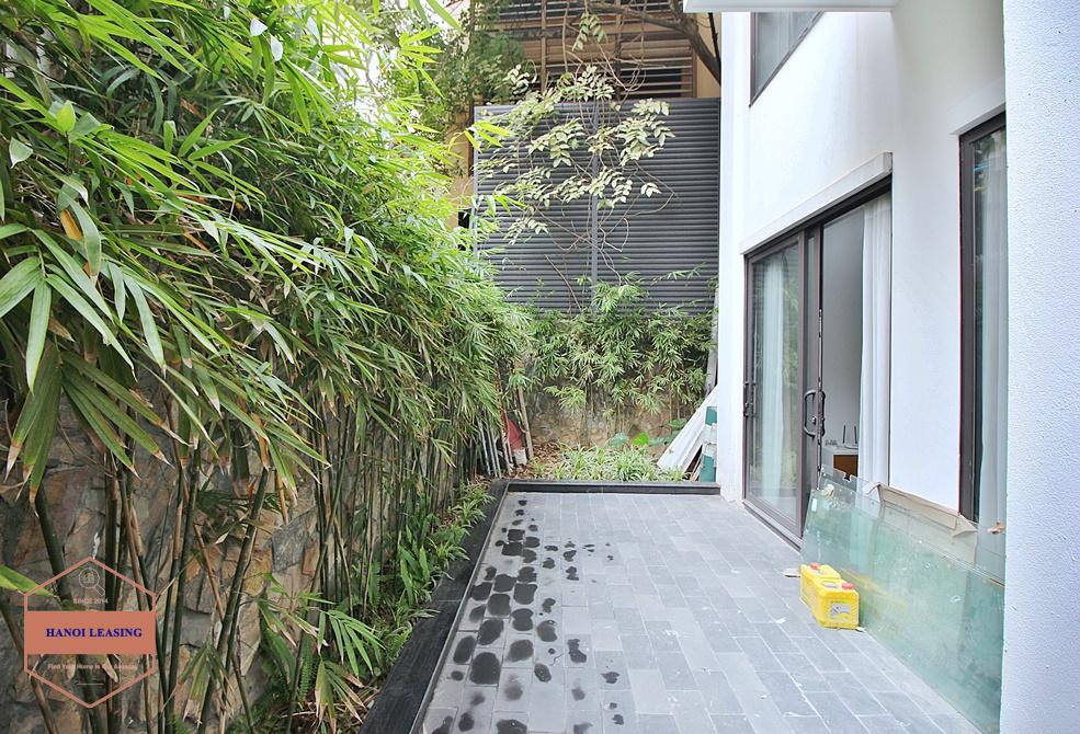 One bedroom with big yard for rent in Tay Ho area