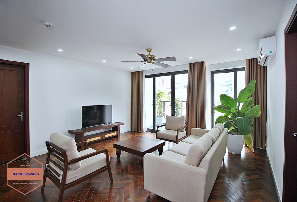 A charming 4 bedrooms apartment for rent in Tay Ho