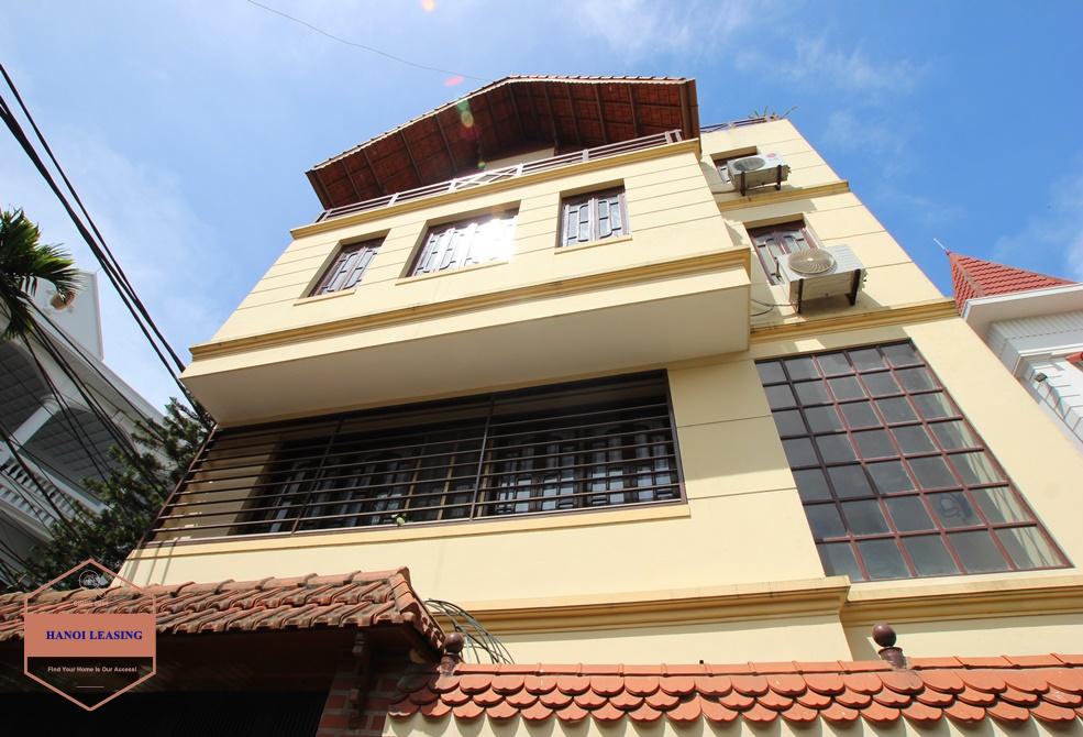 Beautiful 3 bedrooms furnished house for rent in Tay Ho area