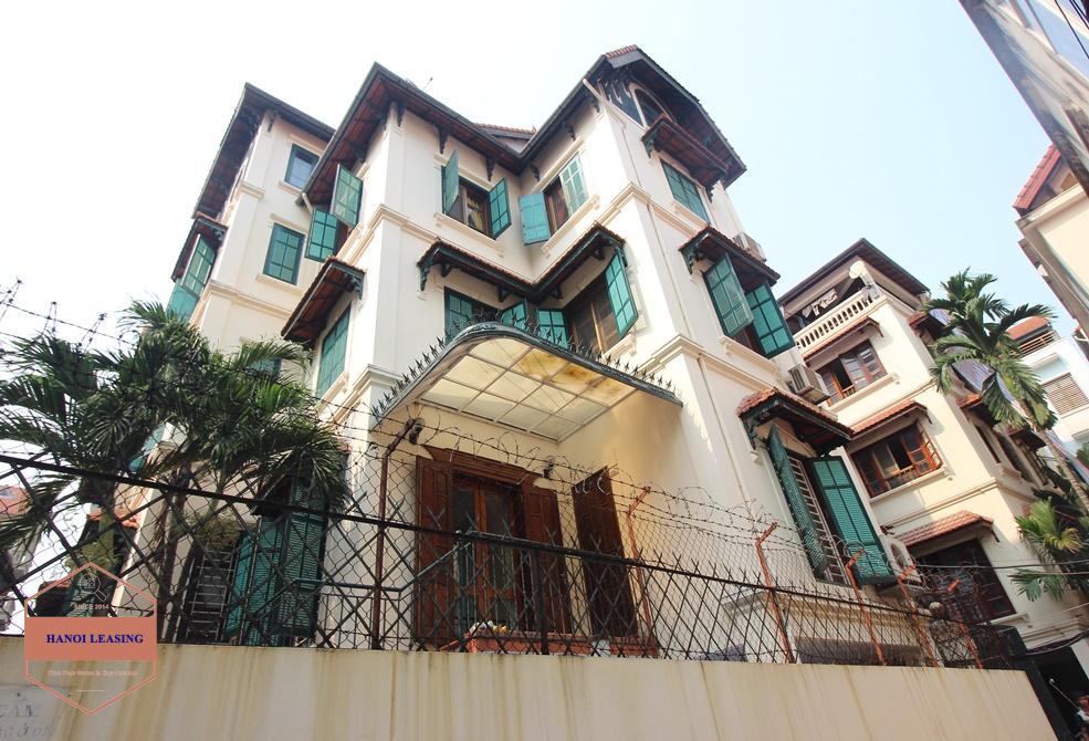 To Ngoc Van 5 bedroom villa with swimming pool for rent 