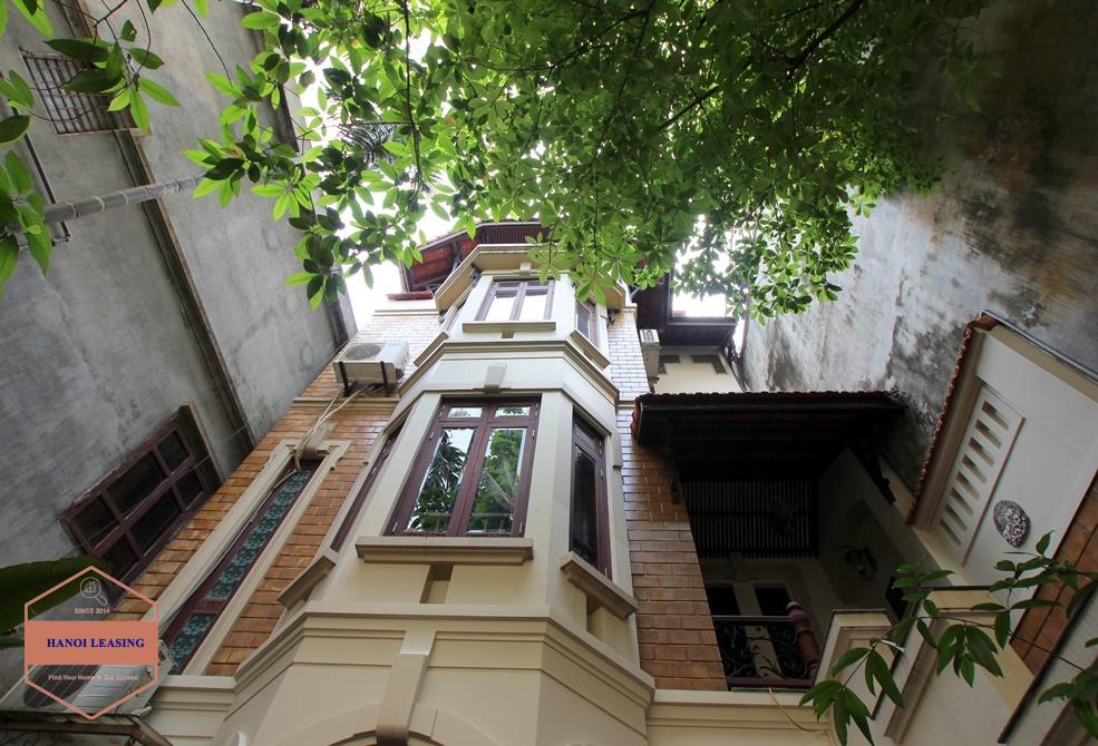 French style house avaible for rent in Westlake area, fully furnished