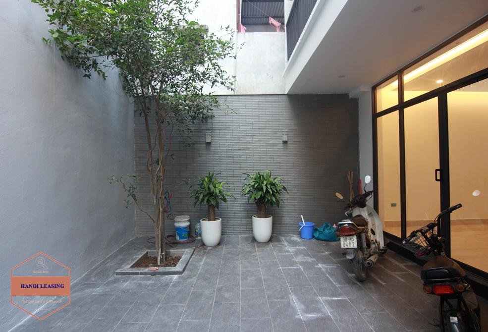A new and beautiful house for rent in Tay Ho, Ha noi