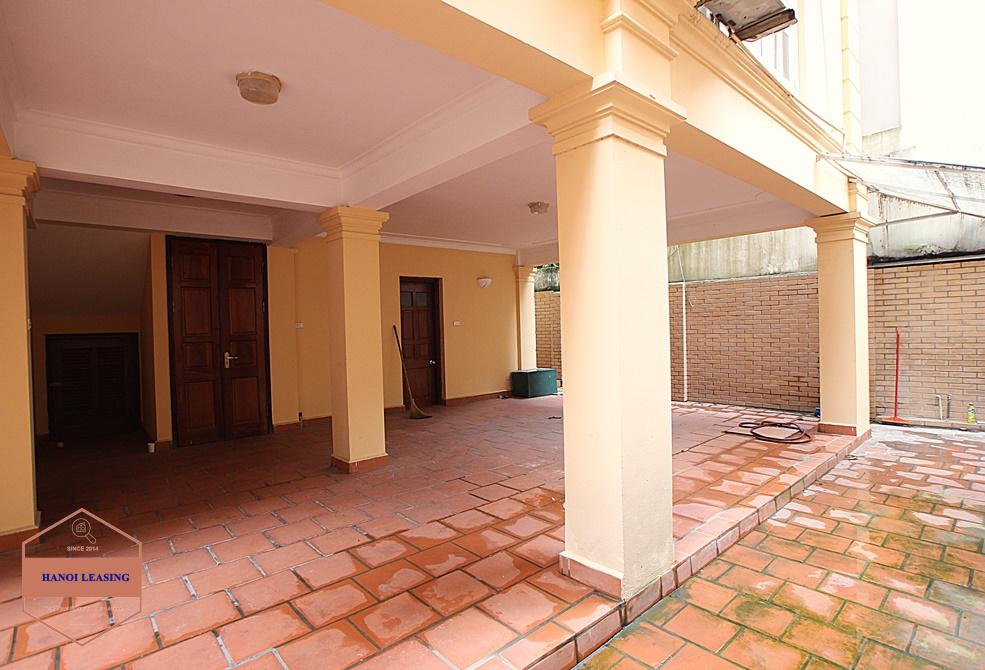 Four bedrooms house available for lease in Tay Ho district, Hanoi
