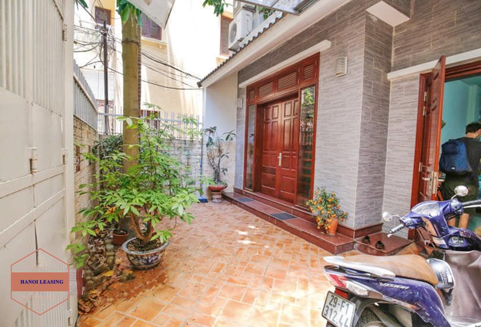 A lovely five bedrooms house for rent in Tay Ho area