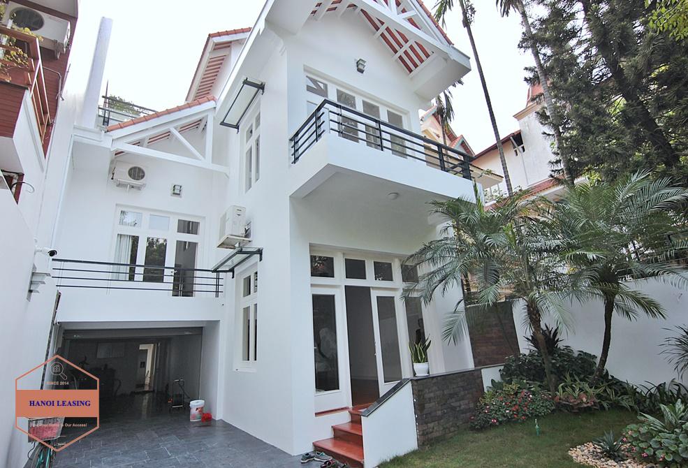 Modern beautiful house with a super lovey backyard for rent in Tay Ho, Hanoi
