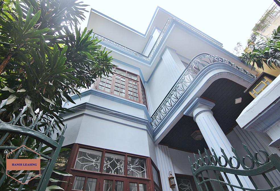 Unfurnished house is available for rent in Tay Ho, Hanoi