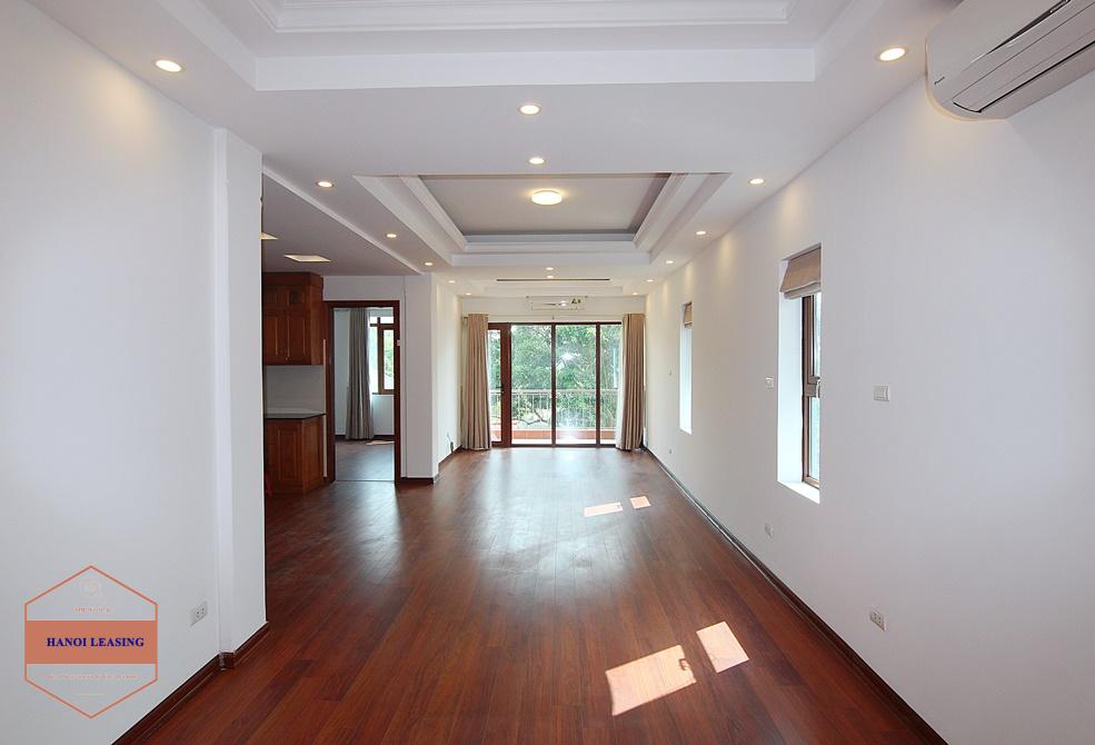 Three bedrooms house/apartment with lake view in Tay Ho, Ha Noi