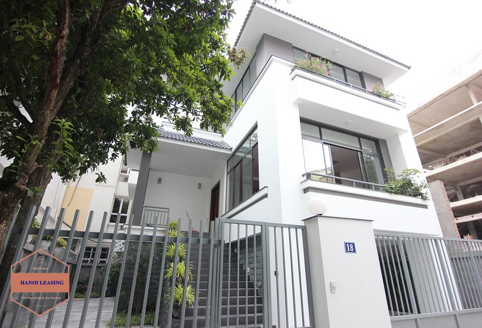 Gorggeous modern house with garden and swimming pool for rent in Tay Ho