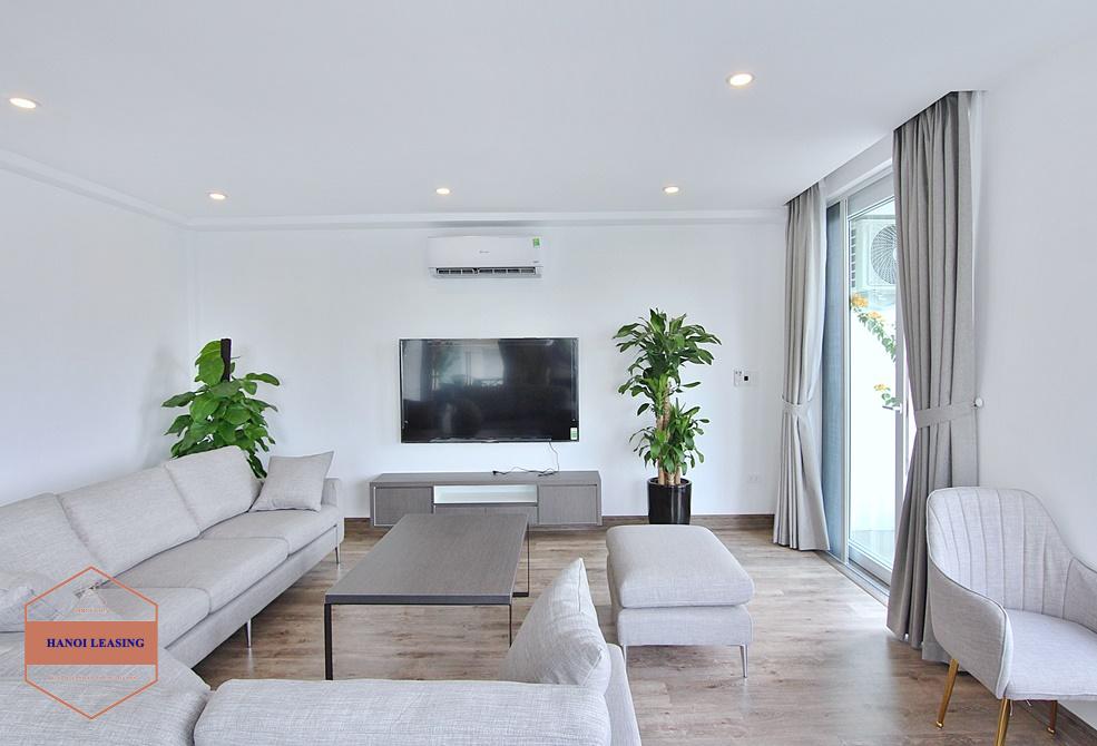 Lake view apartment with 3 bedrooms for rent on To Ngoc Van st, Tay Ho district