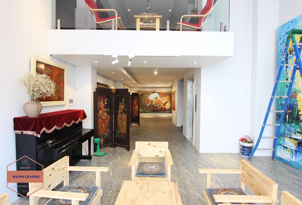 An office or make the restaurants for rent in Tay Ho area