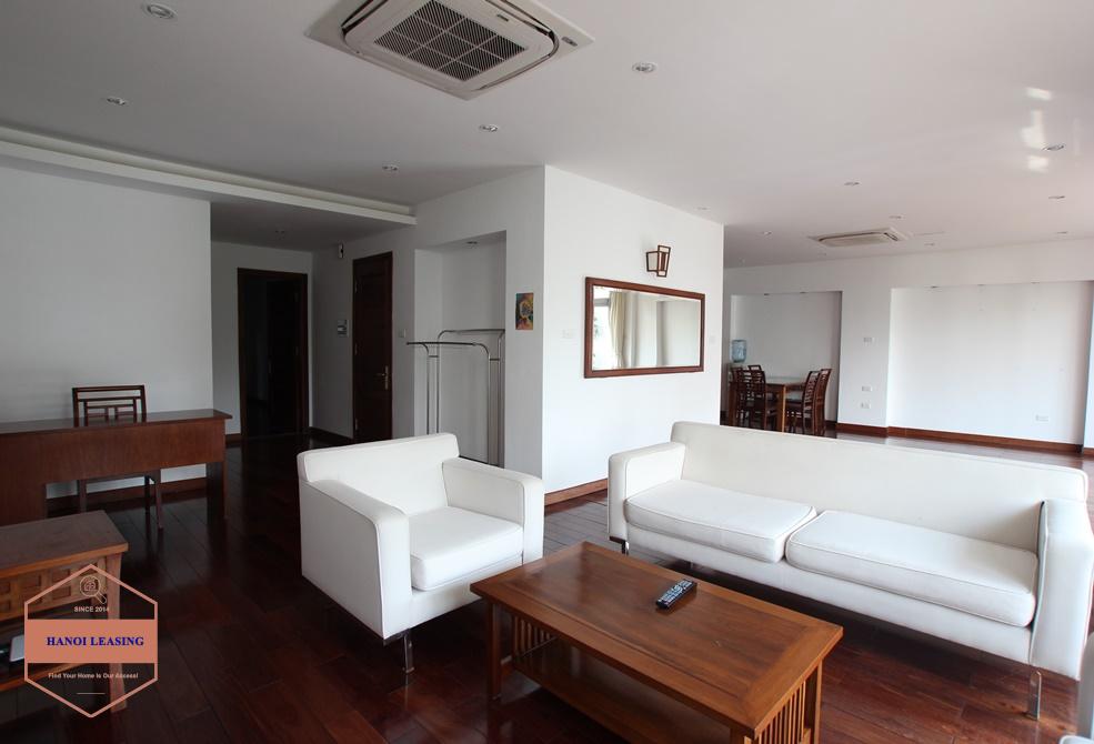 Large sized, high quality serviced apartment in Tay Ho district, Ha Noi