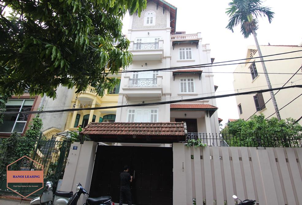 Spacious swimming pool house for rent in Tay Ho