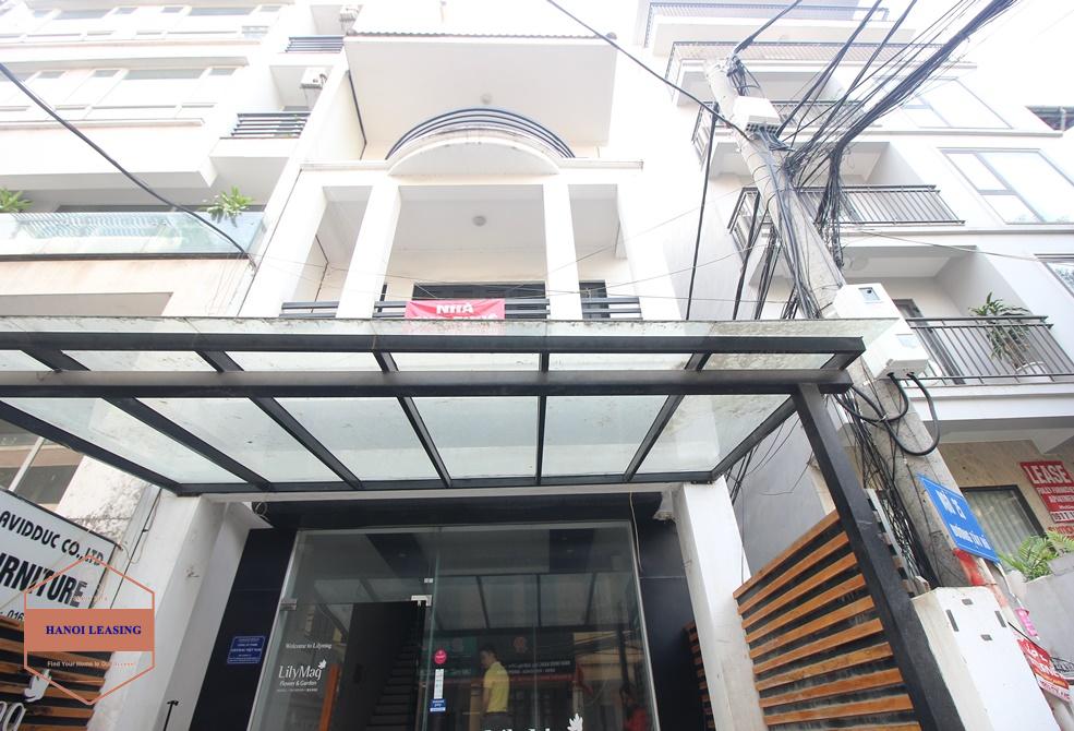 A corner house for rent in Tay Ho, Ha Noi