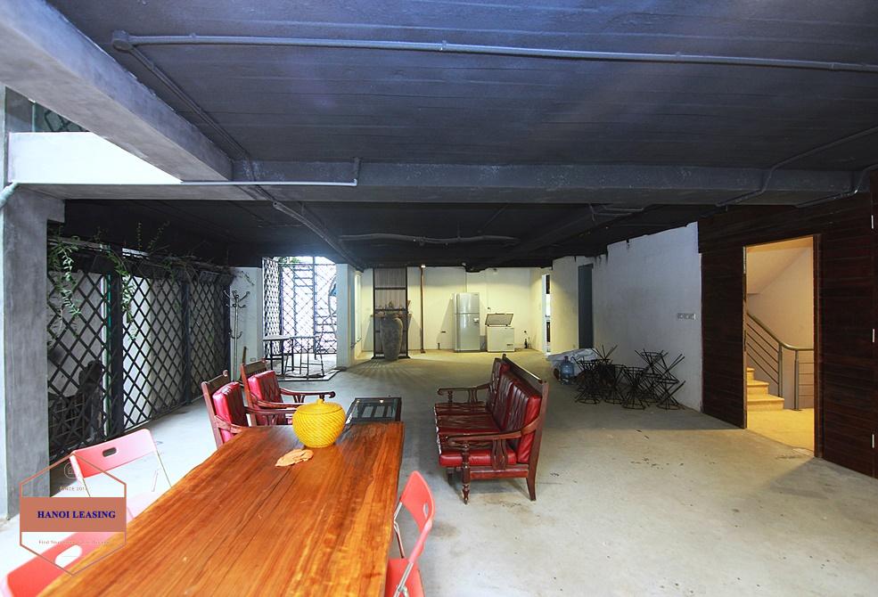 Beatiful place for open restaurant or office in Tay Ho area