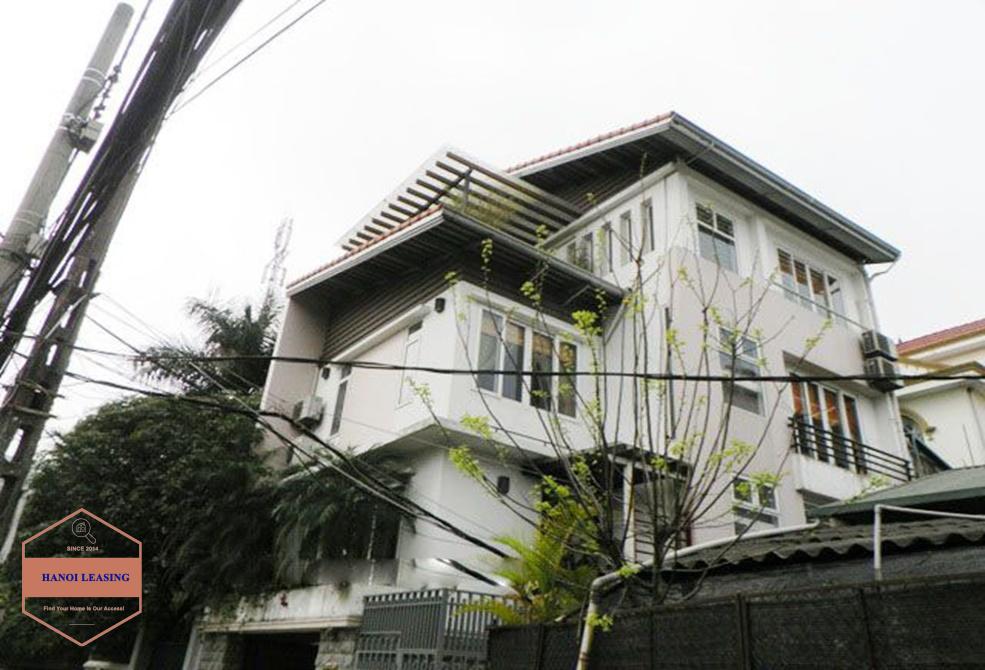 Modern house with 3 bedrooms for lease in Dang Thai Mai street