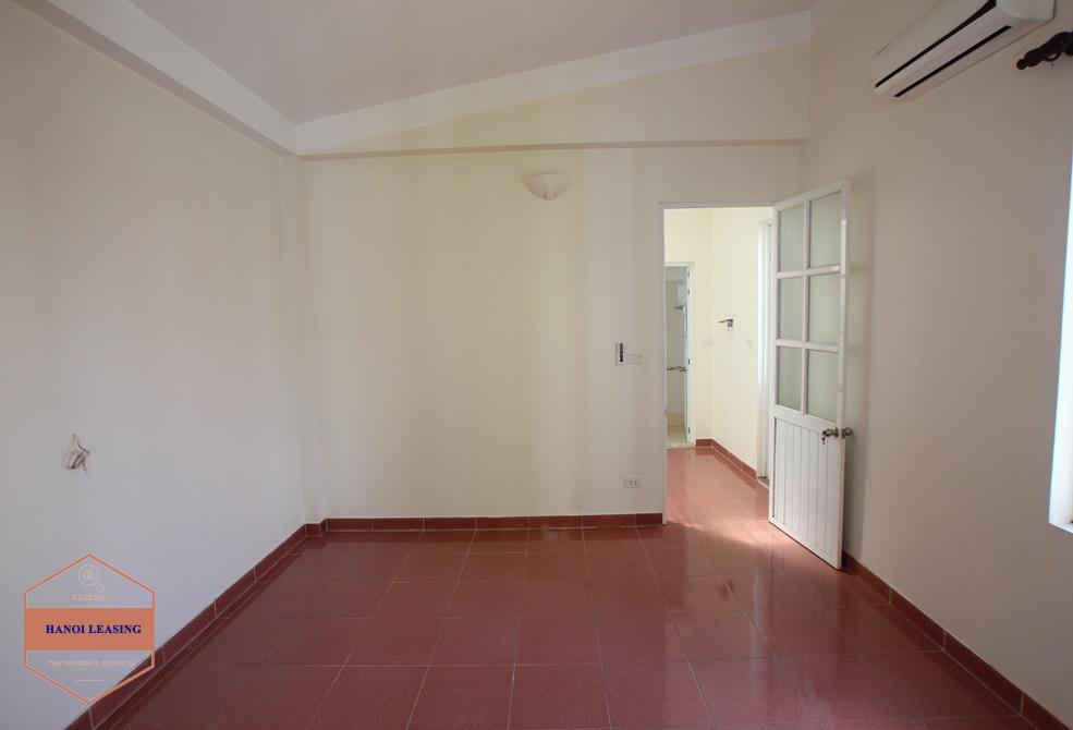 4- floor house with nice yard for rent in Tay Ho district 4- floor house with nice yard for rent in Tay Ho district