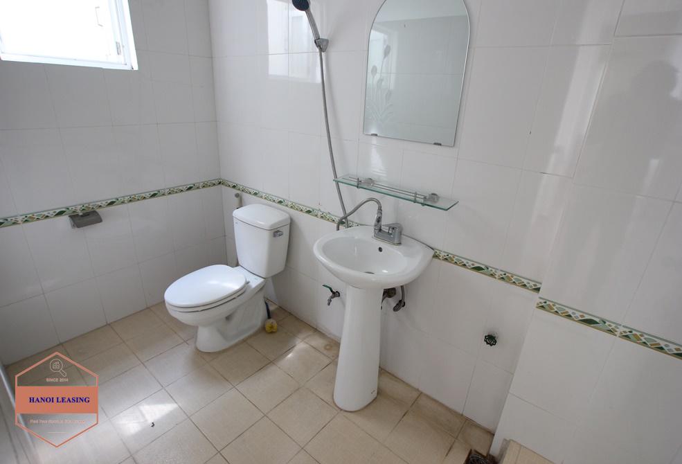 4- floor house with nice yard for rent in Tay Ho district 4- floor house with nice yard for rent in Tay Ho district