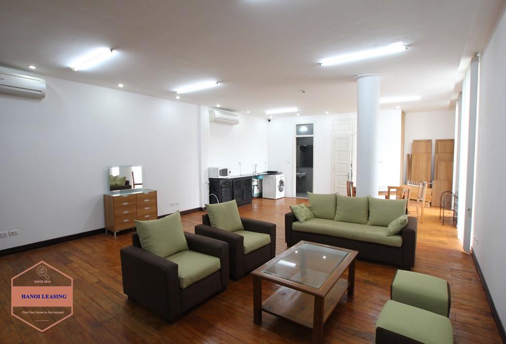 Spacious studio avaible for rent in Dang Thai Mai street, Tay Ho, Hanoi
