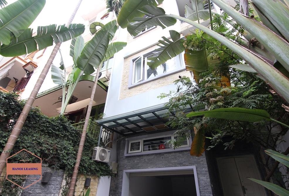 Lovely house with courtyard and roof terrace for rent in Tay Ho, Hanoi