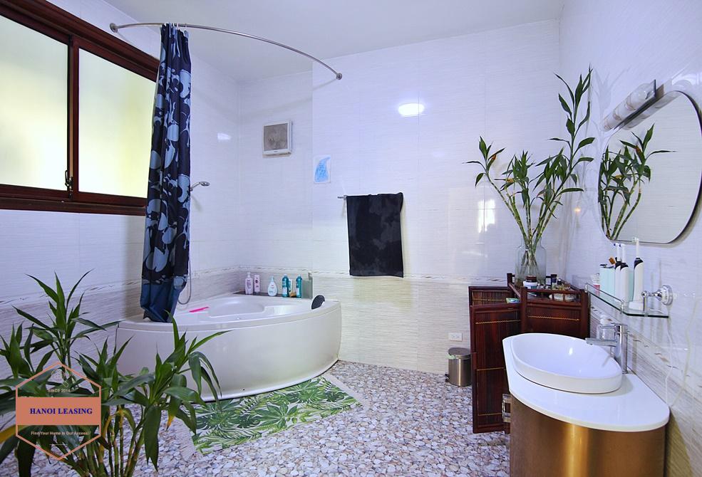 New and nice house with 3 bedrooms for rent in Tay Ho, Hanoi New and nice house with 3 bedrooms for rent in Tay Ho, Hanoi