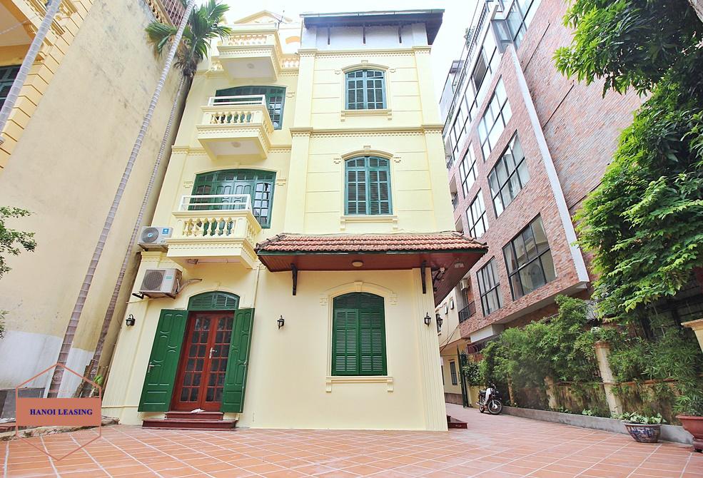550 sqm garden and swimming pool villa for rent in Tay Ho 550 sqm garden and swimming pool villa for rent in Tay Ho