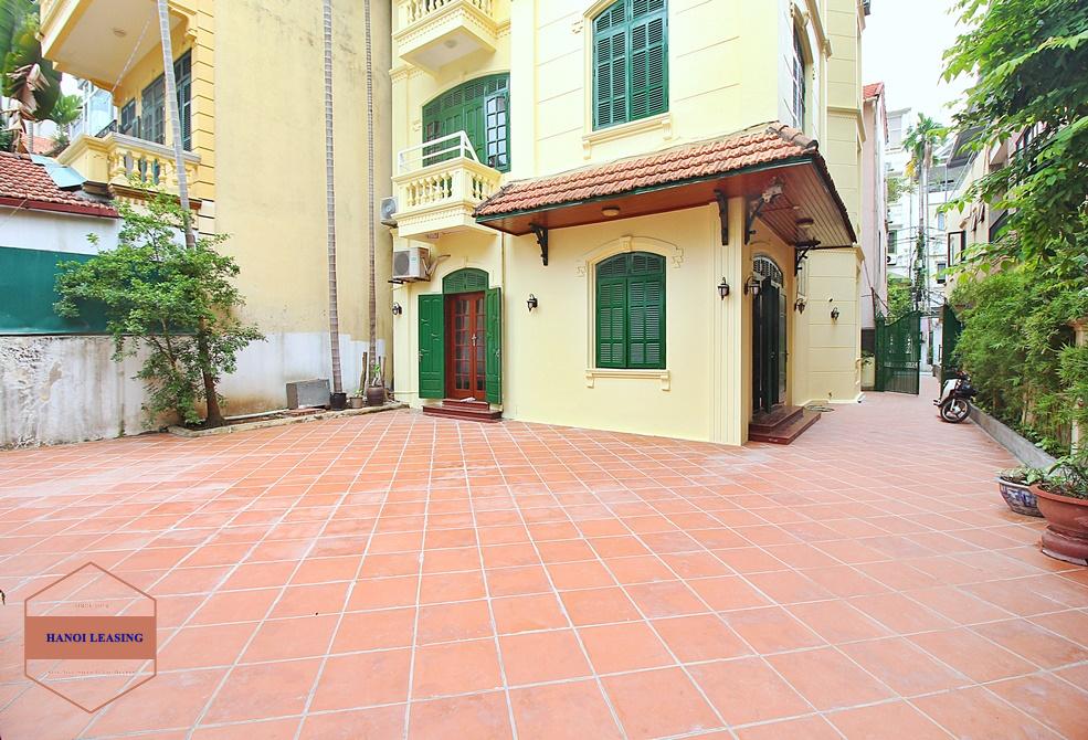 550 sqm garden and swimming pool villa for rent in Tay Ho 550 sqm garden and swimming pool villa for rent in Tay Ho