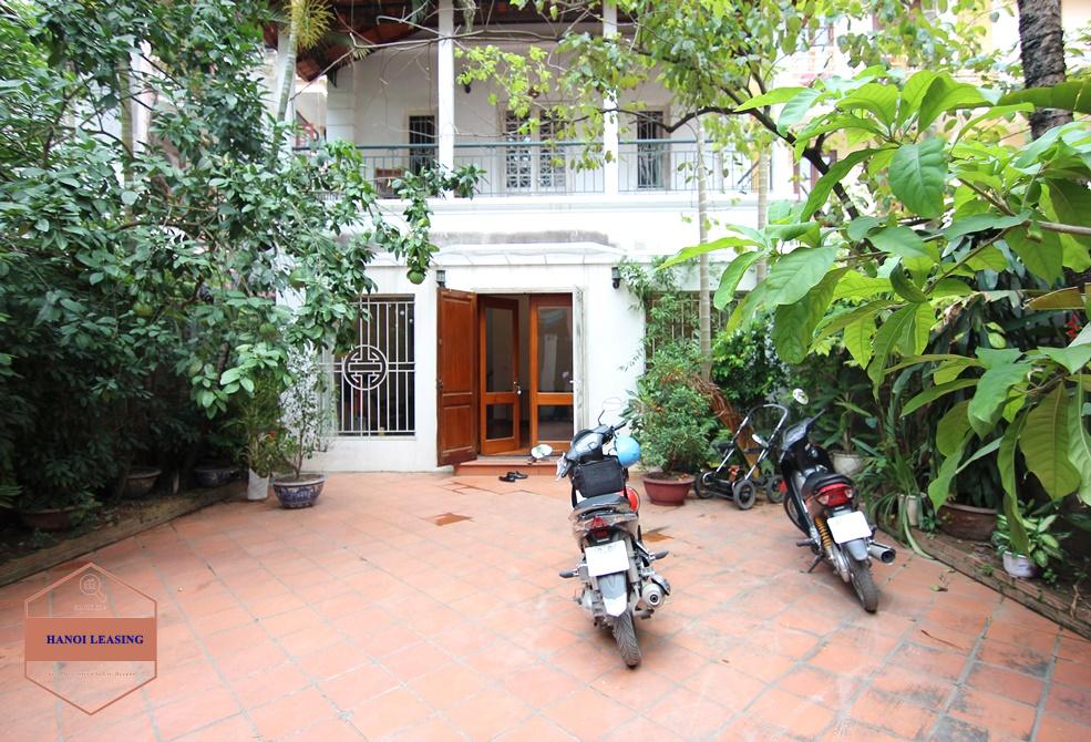 Beautiful house with large yard for rent on Dang Thai Mai, Tay Ho, Hanoi