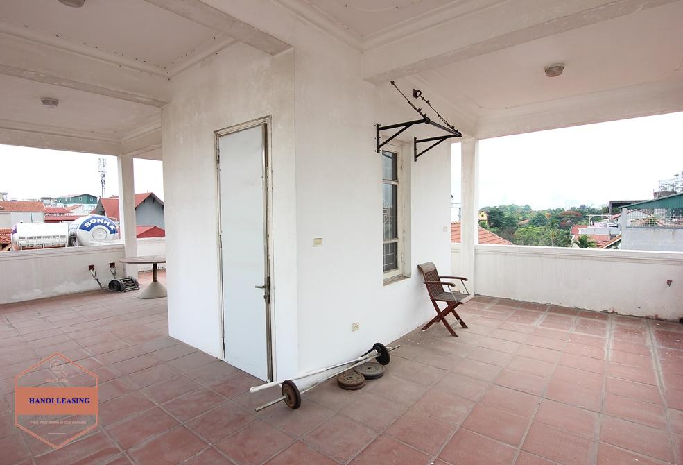 Beautiful house with large yard for rent on Dang Thai Mai, Tay Ho, Hanoi Beautiful house with large yard for rent on Dang Thai Mai, Tay Ho, Hanoi