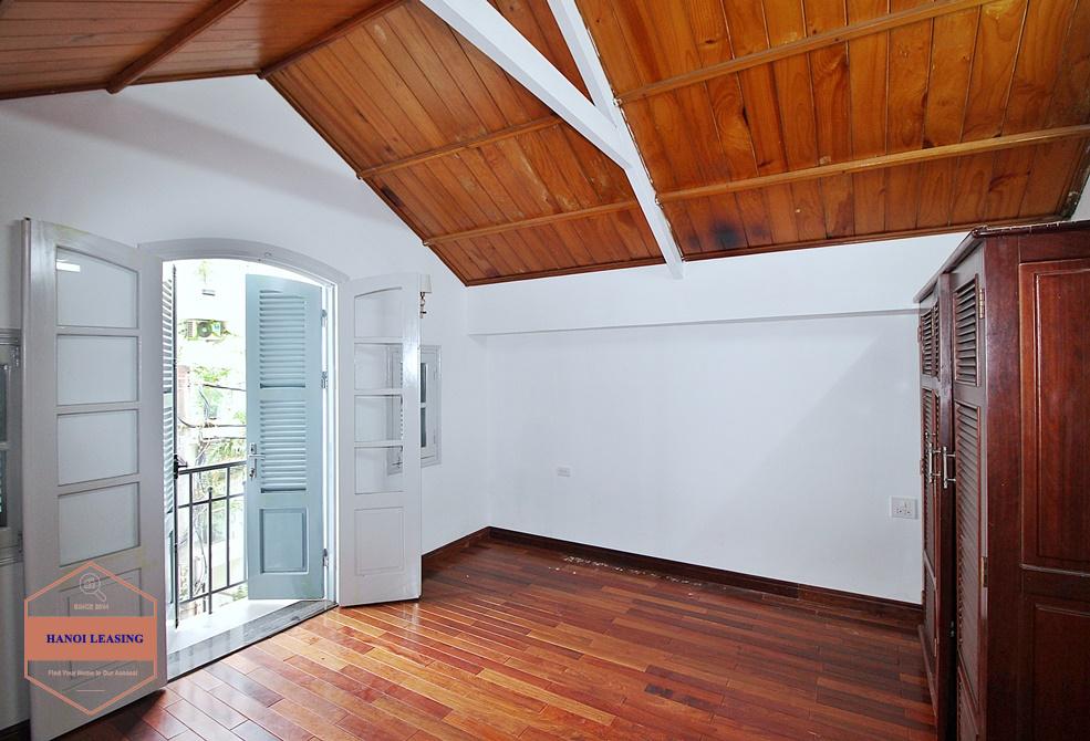 Four bedrooms house avaible for lease in Tay Ho district, Hanoi Four bedrooms house avaible for lease in Tay Ho district, Hanoi