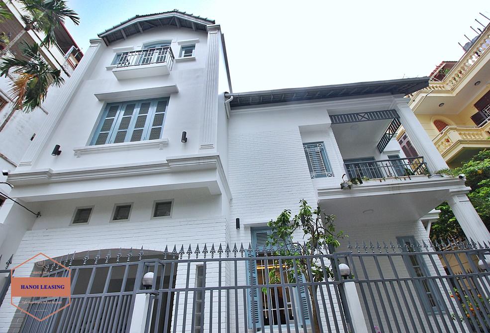 Four bedrooms house avaible for lease in Tay Ho district, Hanoi Four bedrooms house avaible for lease in Tay Ho district, Hanoi