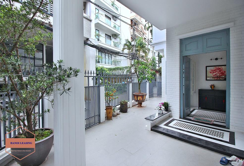 Four bedrooms house avaible for lease in Tay Ho district, Hanoi Four bedrooms house avaible for lease in Tay Ho district, Hanoi