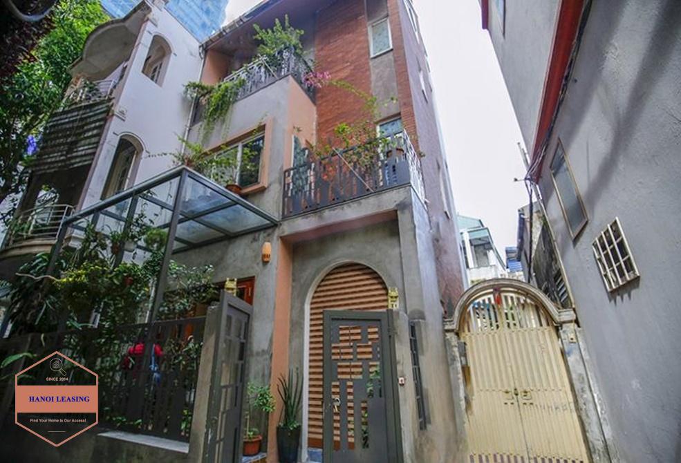 Cozy and lovely house with 3 bedrooms for rent in Dang Thai Mai area.