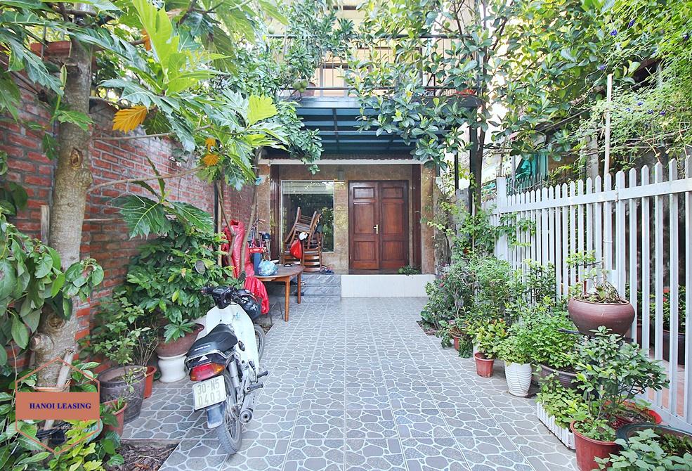 A beautiful 4 bedrooms house for rent in Dang Thai Mai, Tay Ho, Hanoi