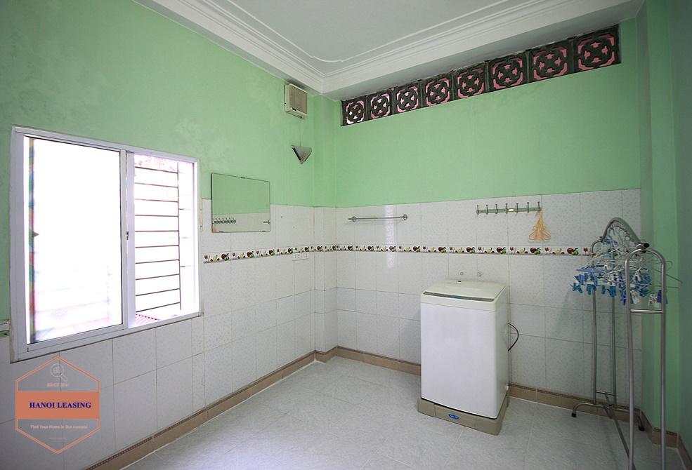 Spacious 4 bedrooms house for rent on Dang Thai Mai street, Tay Ho Spacious 4 bedrooms house for rent on Dang Thai Mai street, Tay Ho