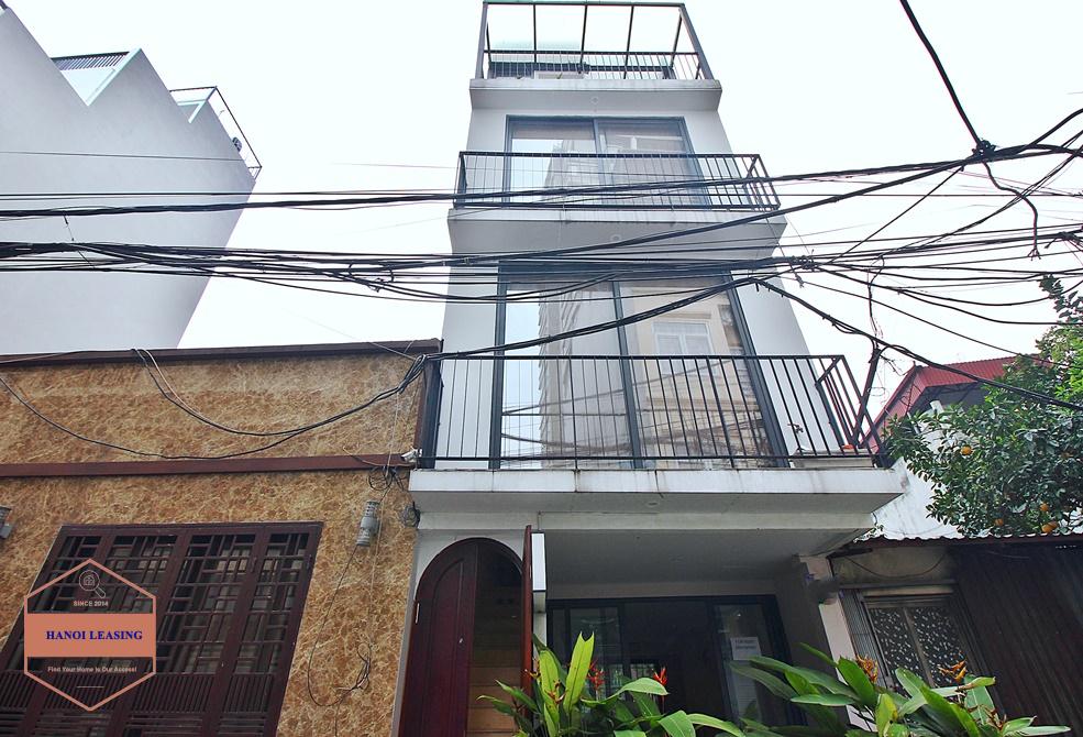 Brand new and bright 2 beds house for rent in Dang Thai Mai st, Tay Ho