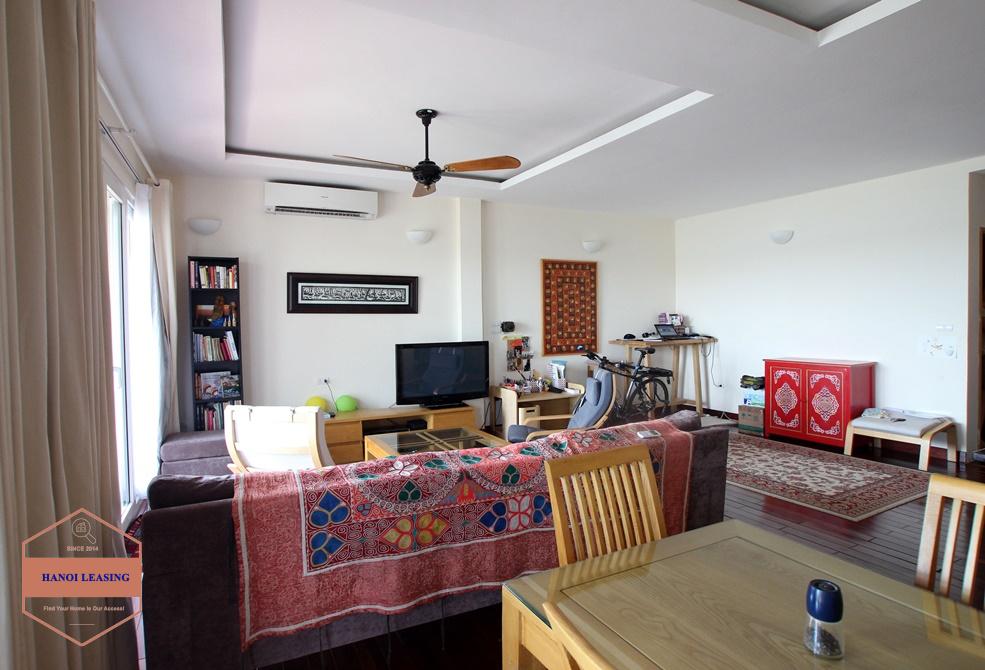 Spacious lake front apartment for rent on Quang Khanh, Tay Ho