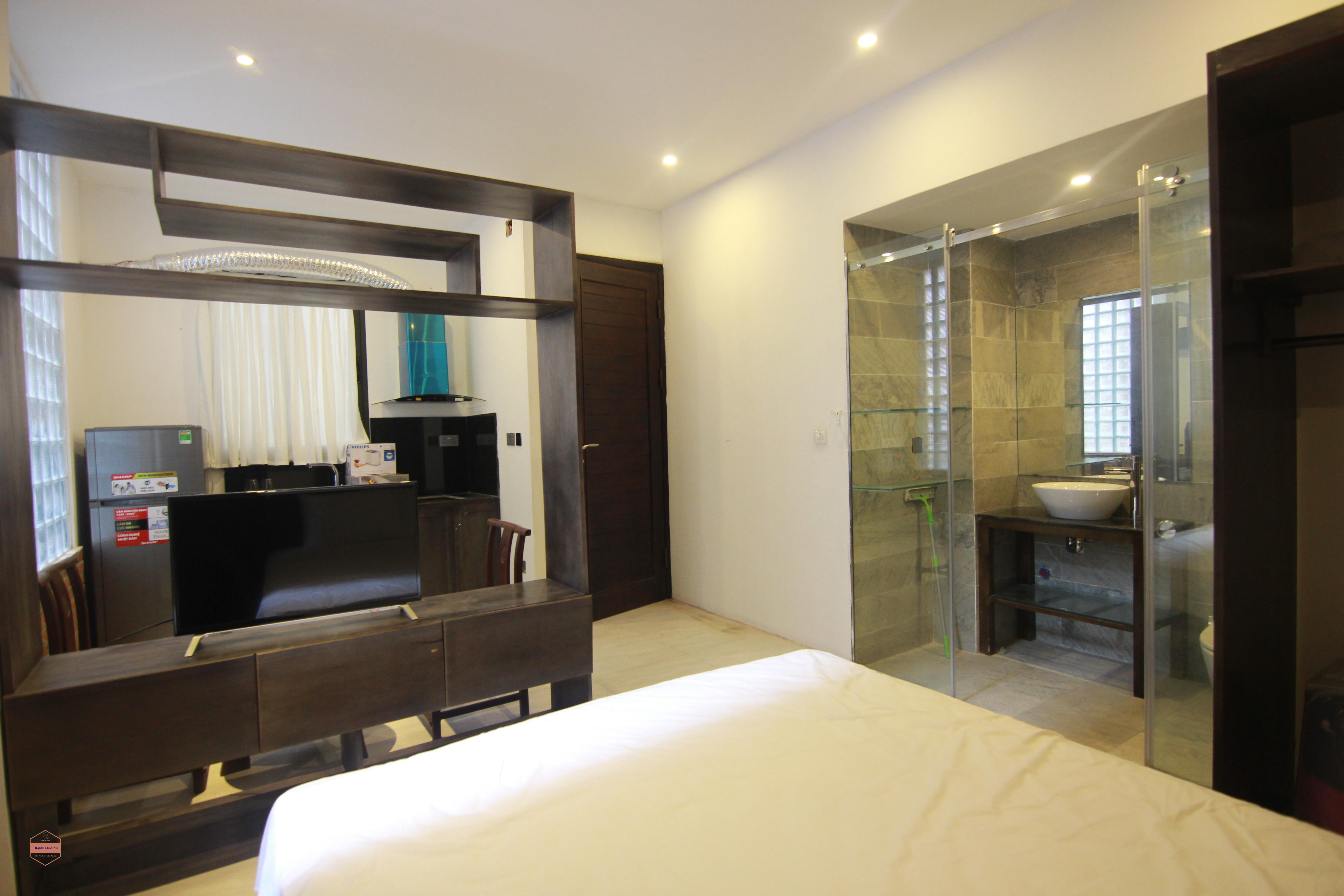 Nice and quiet studio for rent in Dang Thai Mai st, Tay Ho