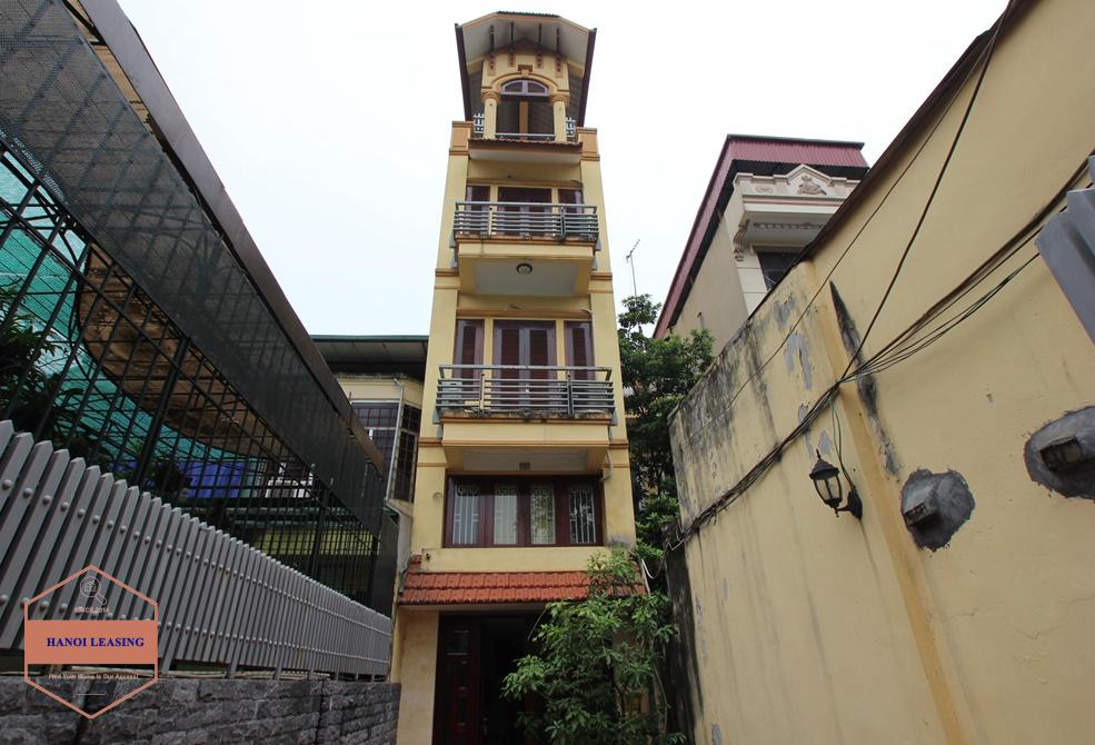 Cosy small house available for rent in Dang Thai Mai street, Tay Ho, Hanoi- fully furnished