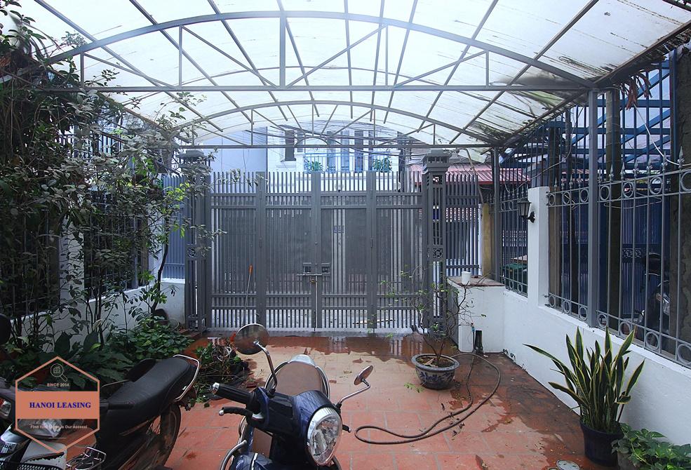 A good house for rent on Dang Thai Mai street, Tay Ho, Hanoi