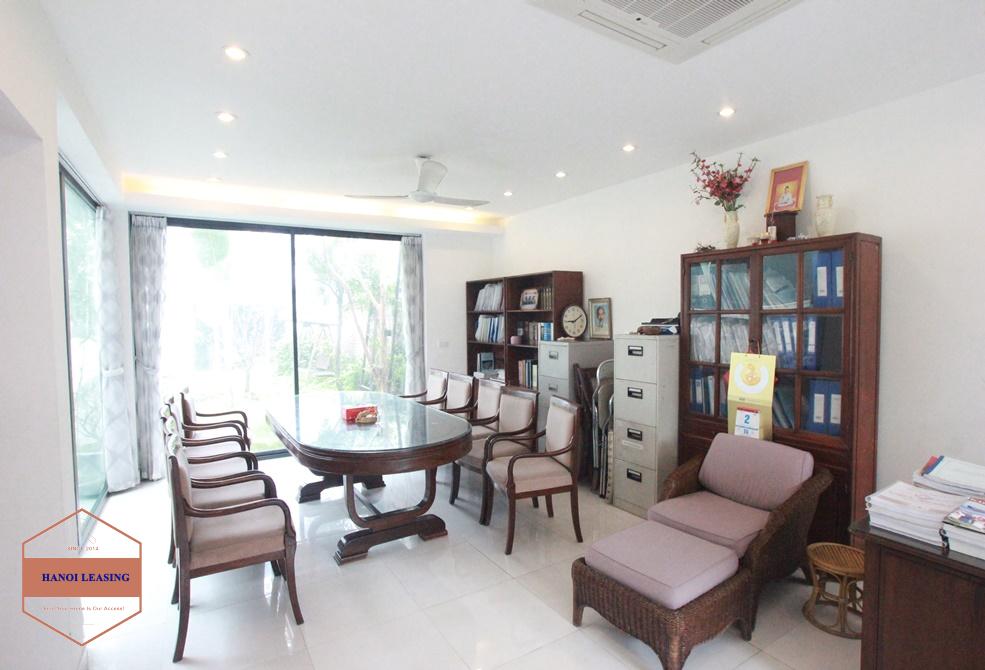 Beautiful house with large garden for rent in Tay Ho area, Hanoi Beautiful house with large garden for rent in Tay Ho area, Hanoi