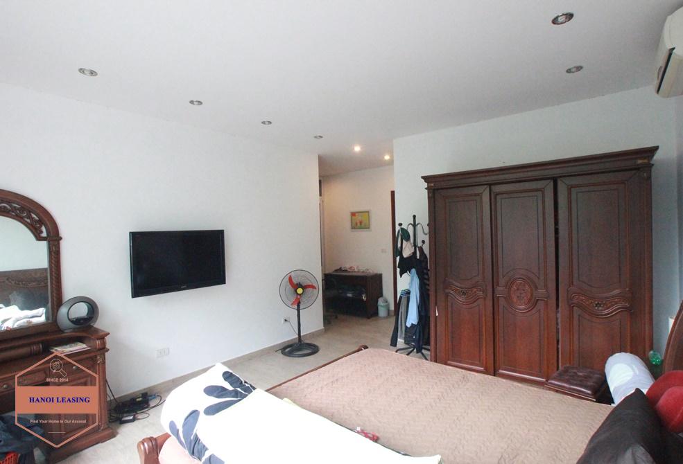 Beautiful house with large garden for rent in Tay Ho area, Hanoi Beautiful house with large garden for rent in Tay Ho area, Hanoi