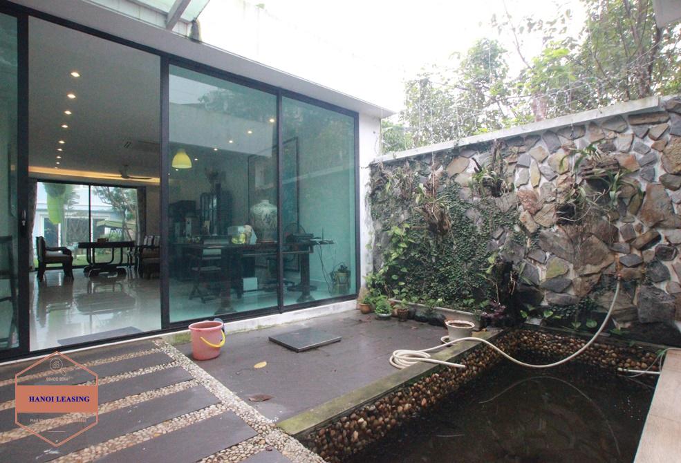 Beautiful house with large garden for rent in Tay Ho area, Hanoi Beautiful house with large garden for rent in Tay Ho area, Hanoi