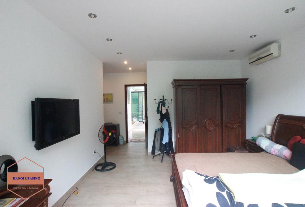 Beautiful house with large garden for rent in Tay Ho area, Hanoi Beautiful house with large garden for rent in Tay Ho area, Hanoi