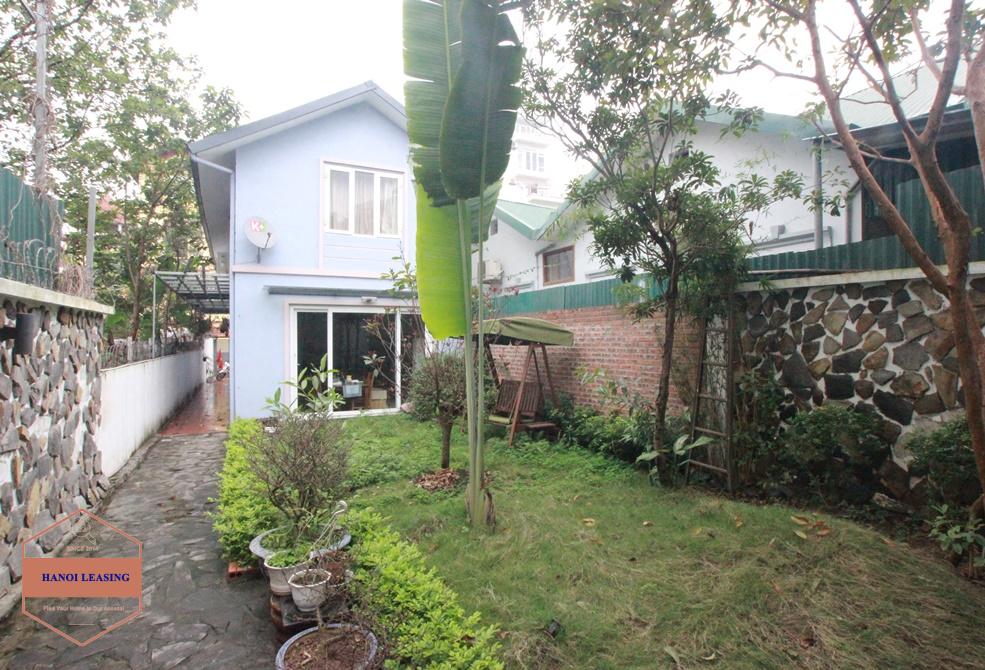 Beautiful house with large garden for rent in Tay Ho area, Hanoi Beautiful house with large garden for rent in Tay Ho area, Hanoi