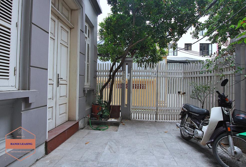A reasonable 4 bedrooms house for rent in Dang Thai Mai, Tay Ho