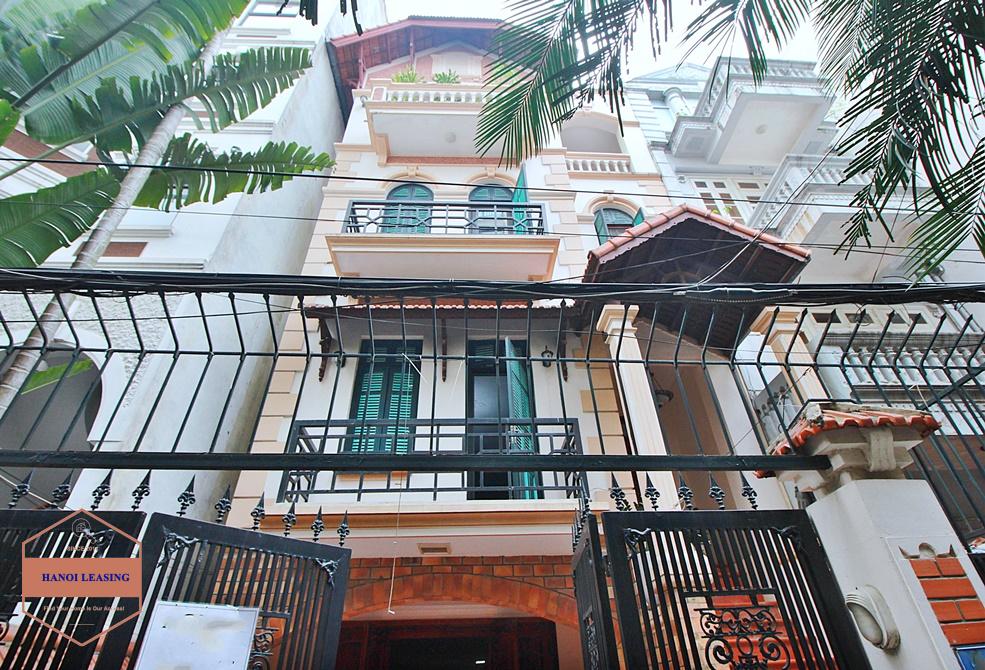 Cosy house available for rent in Westlkae area, fully furnished.